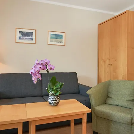 Apartment 615, Seepark *
