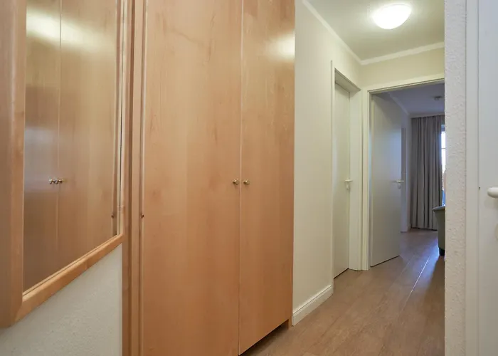 Apartment 615, Seepark *